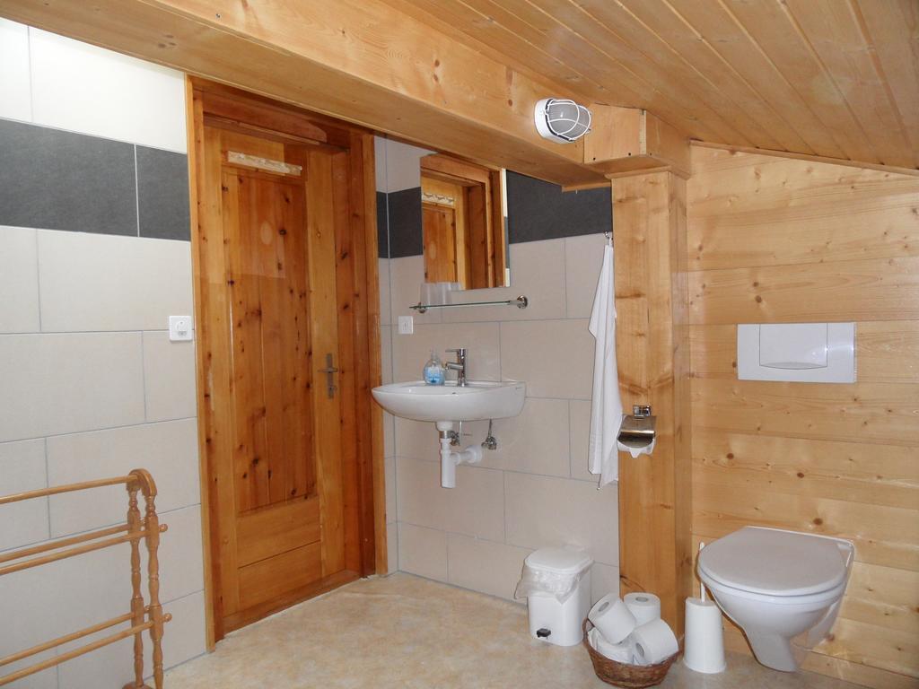 Chalet Esher Surrey Ried-Brig Bagian luar foto